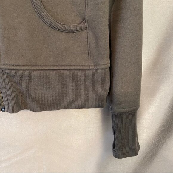 Lululemon Scuba  Hoodie II Ladies 8 Fatigue Green} - Picture 7 of 11